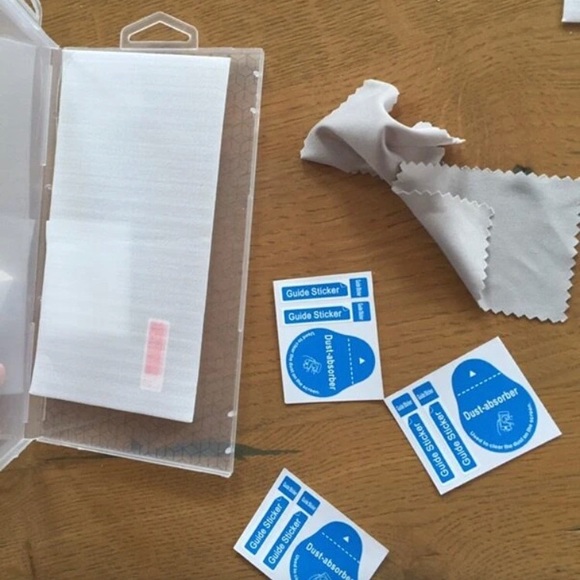 iPhone screen protector - Picture 2 of 3